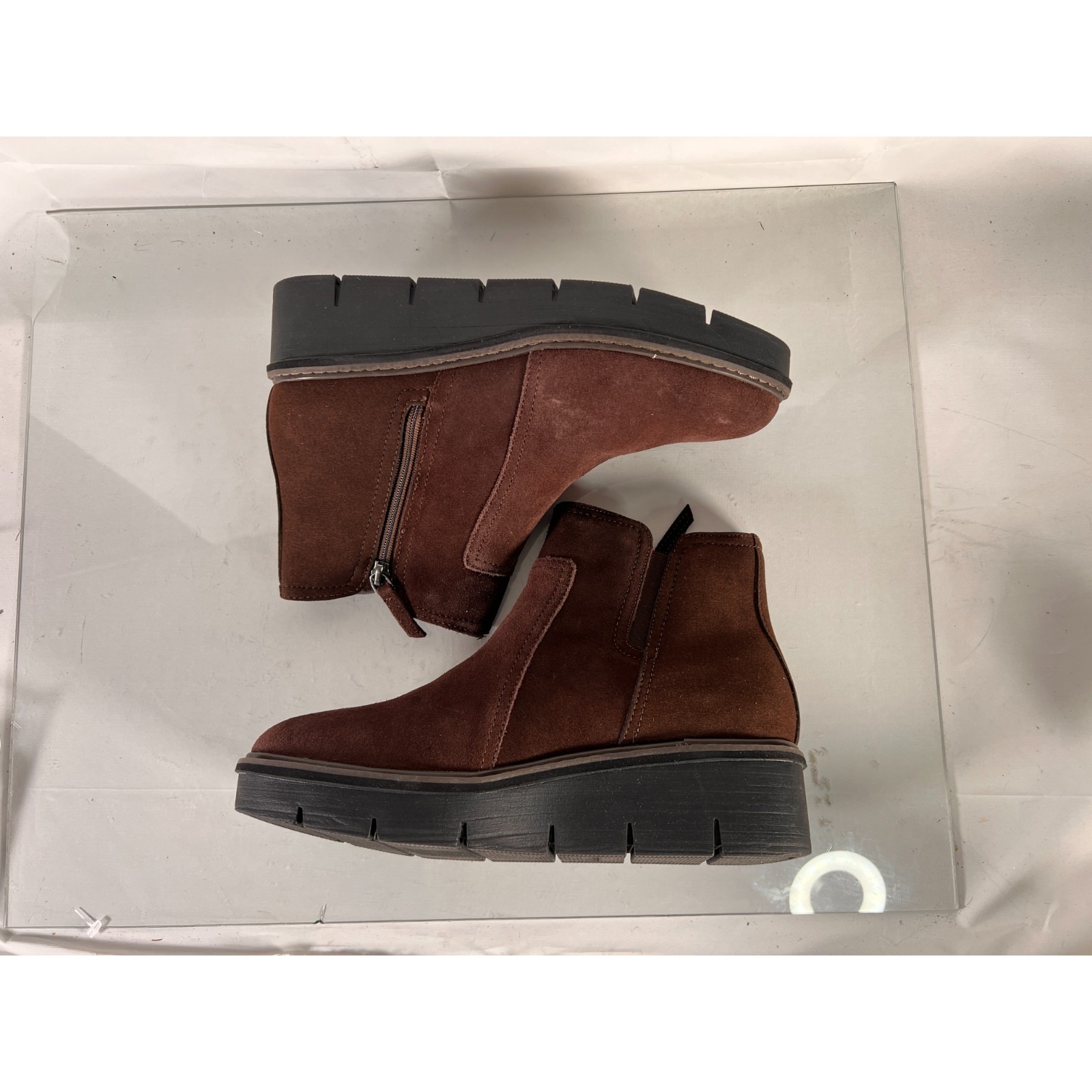 Clarks Women's Airabell Style Boot Bootie Brown Suede 8.5 Zipper 2 Inch Wedge — image 6 of 8